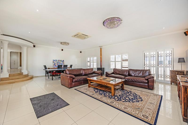 5 Bedroom Property for Sale in Bergsig Western Cape